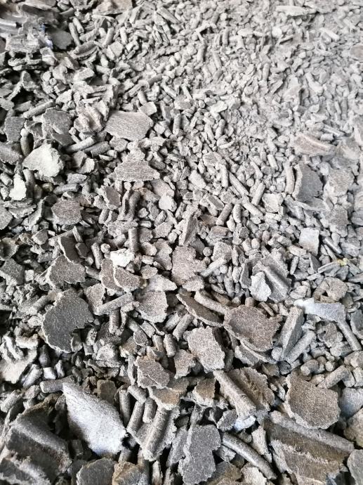 stocna-hrana-pogaca-sacma-suncokreta-uljane-repice-slika-140567652.jpg stocna-hrana-pogaca-sacma-suncokreta-uljane-repice-slika-140567652.jpg
